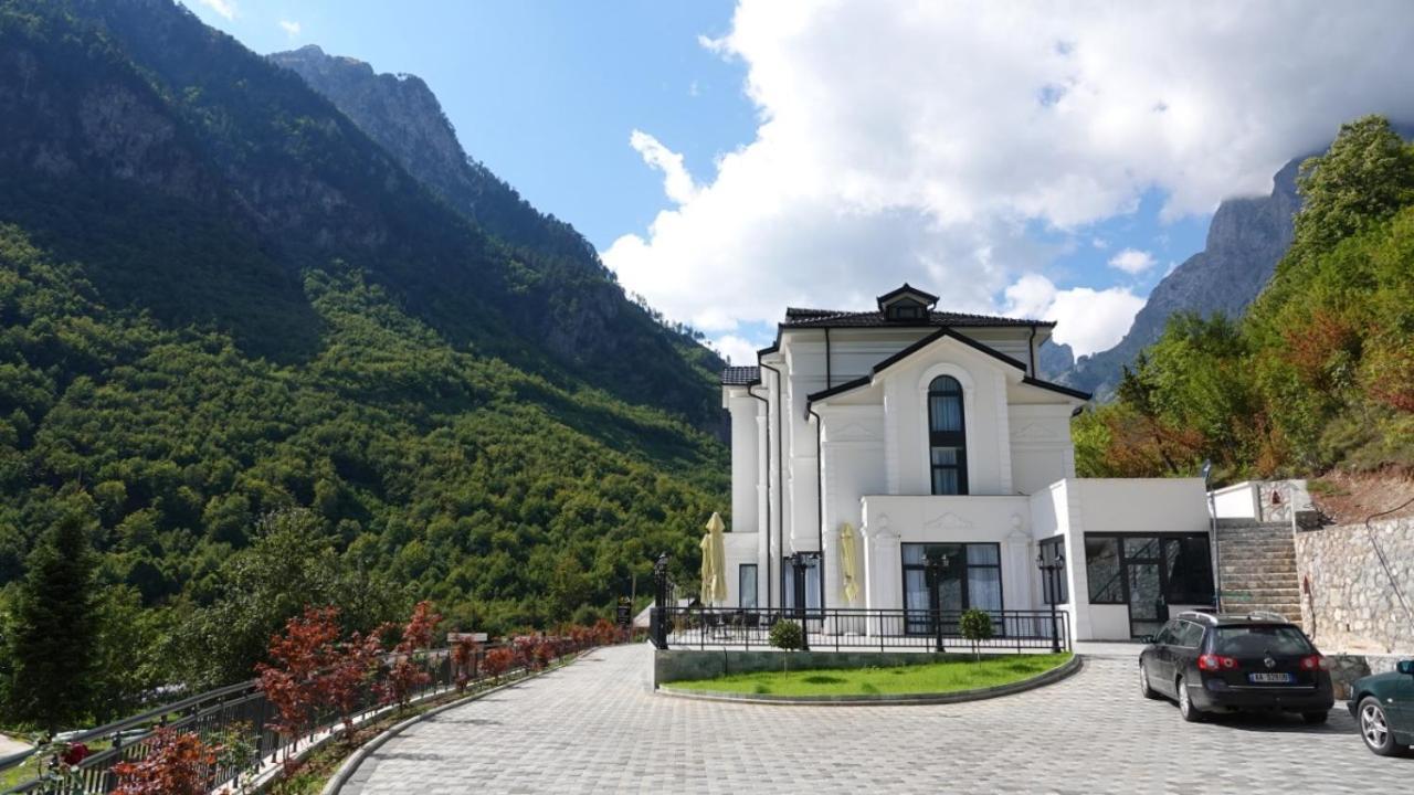 Two Brothers B.a&s Hotel 4*